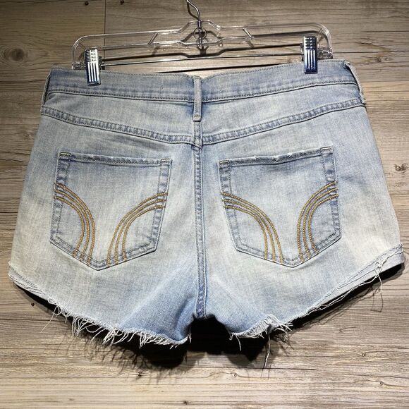 Hollister Short-Short High Rise Cut-Off Raw Hem Light Wash Denim Jean Size 11/30 - Picture 2 of 8